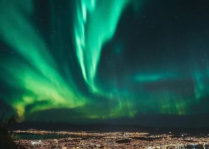 Panoramic Northern Lights On Of Island Apartmán *